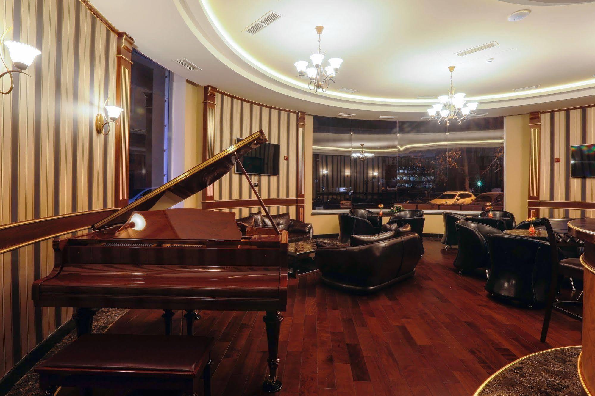 Diamond Hotel Yerevan Exterior foto